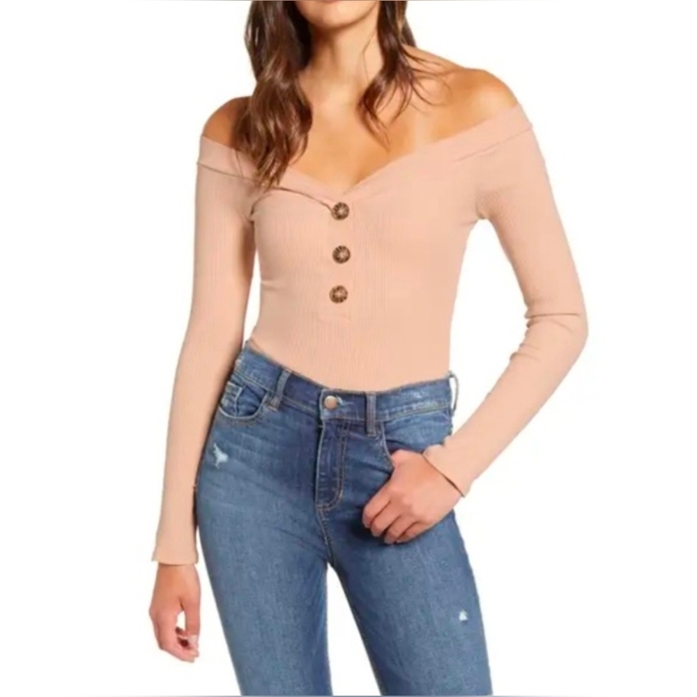 Lulus Lilyth Tan Ribbed Long Sleeve Off-the-Shoulder Bodysuit Size M